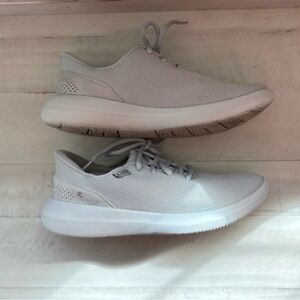 Kizik Gray Sneaker
